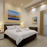 Gem Beachfront With Amazing Bay And Sea Views *
