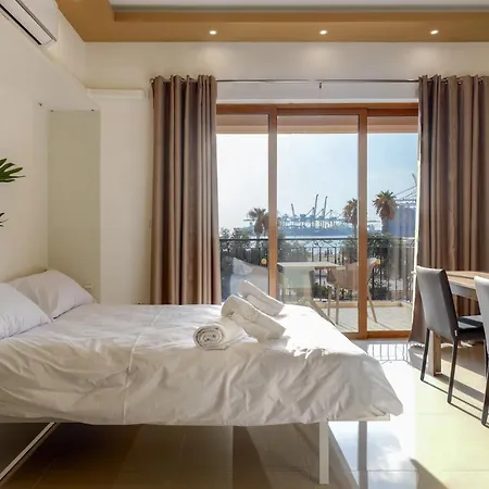 Gem Beachfront With Amazing Bay And Sea Views 아파트 Birżebbuġa