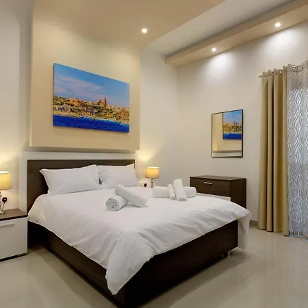 Gem Beachfront With Amazing Bay And Sea Views *