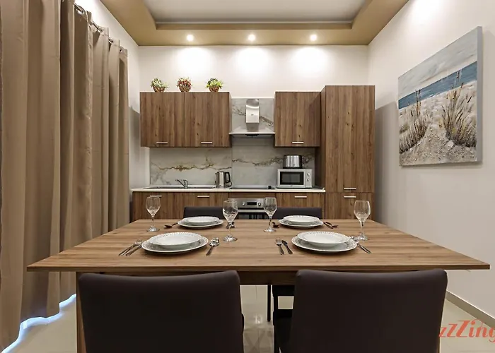 شقة Gem Beachfront With Amazing Bay And Sea Views *