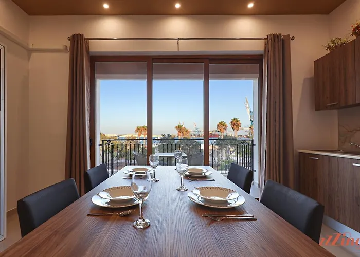 Gem Beachfront With Amazing Bay And Sea Views