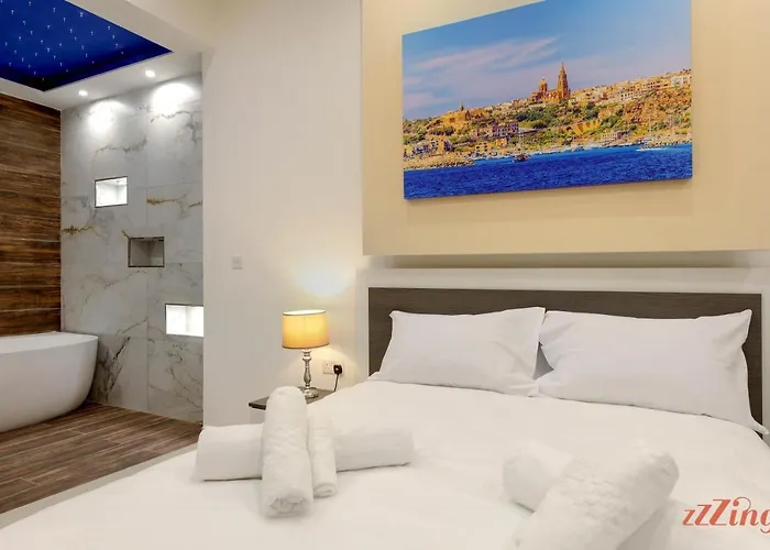 شقة Gem Beachfront With Amazing Bay And Sea Views Birżebbuġa