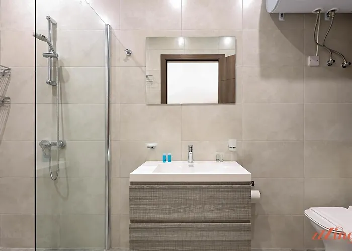 شقة Gem Beachfront With Amazing Bay And Sea Views *