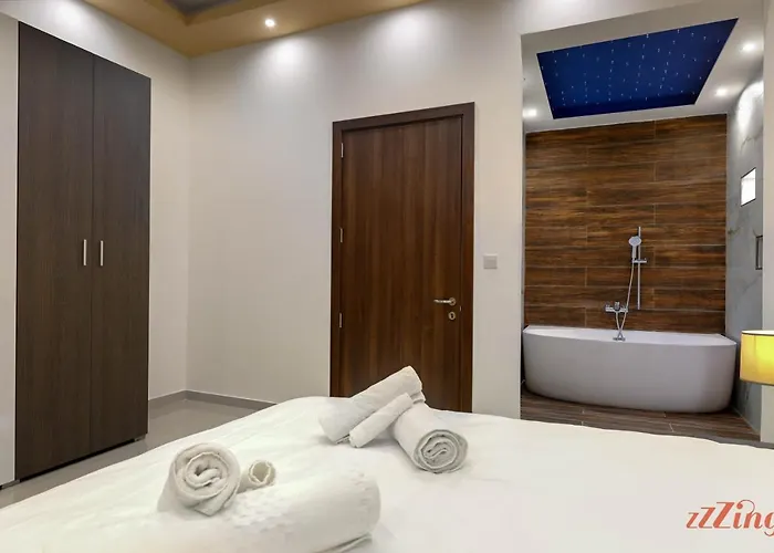 Gem Beachfront With Amazing Bay And Sea Views