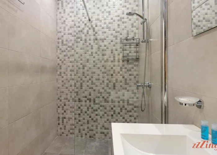 Διαμέρισμα Gem Beachfront With Amazing Bay And Sea Views *